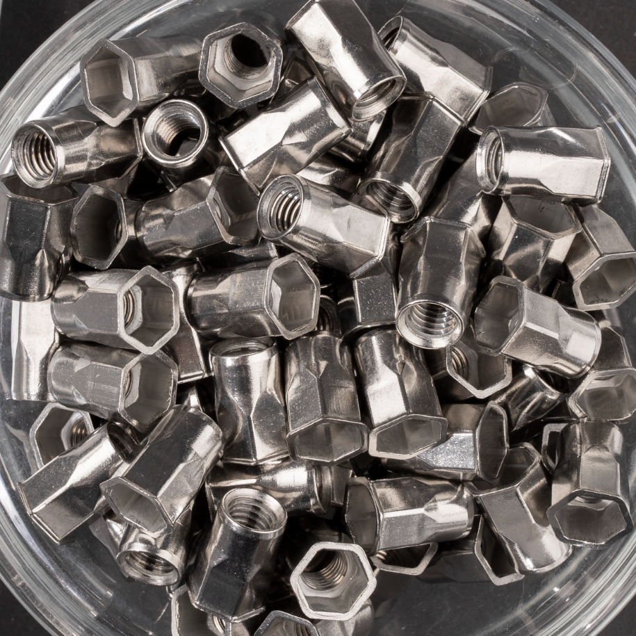 écrou semi-hexagonal à inox A2 à tête réduite 90° à M8x17mm - SCELL-IT - HNR0830