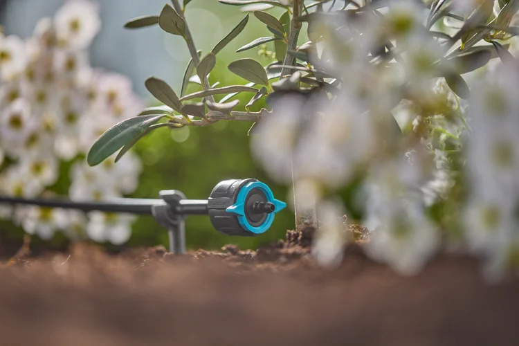 Goutteur fin de ligne réglable et régulateur de pression 1 - 8 l/h - GARDENA - 13304-26