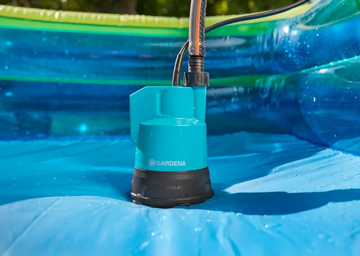 Pompe immergée pour eaux claires 200/2 18V P4A avec batterie - GARDENA - 14600-20