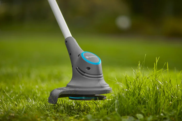 Coupe-bordures SmallCut 23/18V P4A- Kit prêt à l'emploi - GARDENA - 14702-20