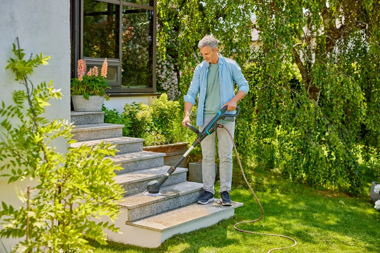 Nettoyeur de terrasse AquaBrush 18V/P4A - Compact - sans batterie - GARDENA - 14840-55