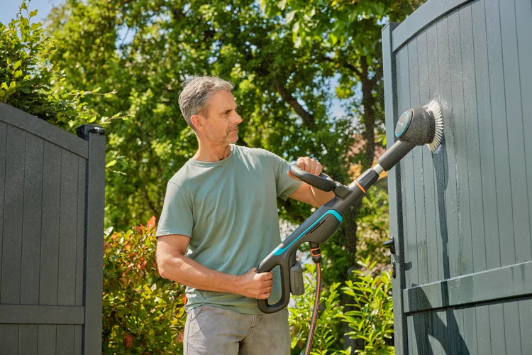 Nettoyeur de terrasse AquaBrush 18V/P4A - Compact - sans batterie - GARDENA - 14840-55