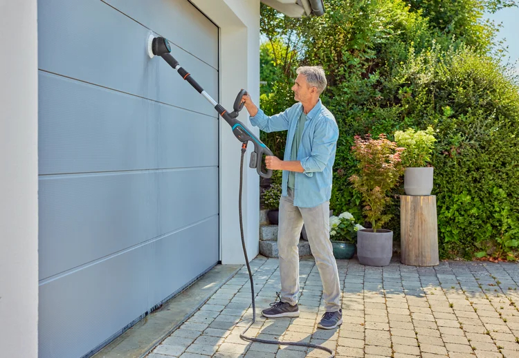 Nettoyeur de terrasse AquaBrush 18V P4A - Universal - sans batterie - GARDENA - 14842-55