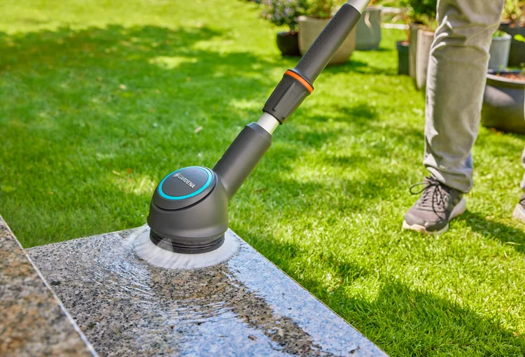 Brosse à poils doux pour nettoyeur de terrasse sans fil AquaBrush - GARDENA - 14847-20