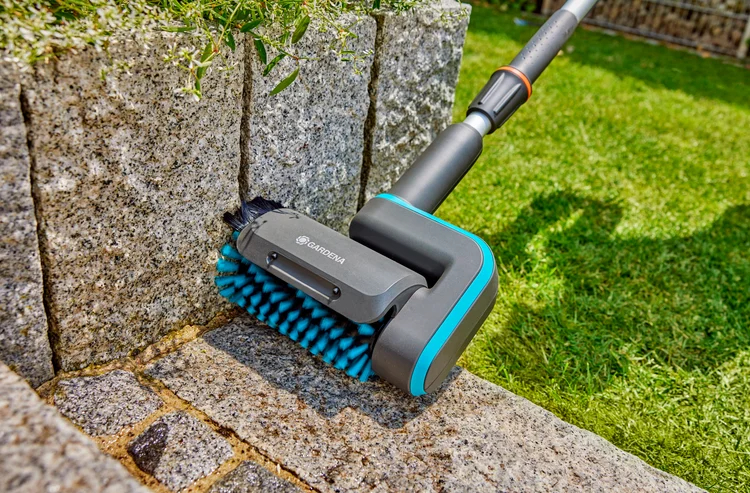 Brosse rouleau à poils durs pour nettoyeur de terrasse AquaBrush - GARDENA - 14849-20