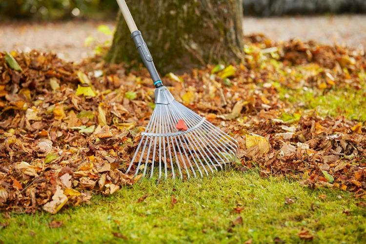 Balai à gazon réglable NatureLine - FSC® 100% - GARDENA - 17107-20