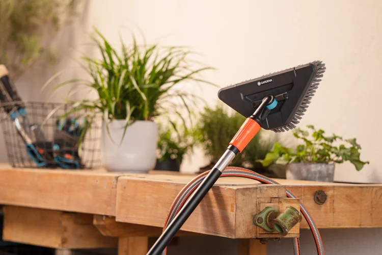 Brosse à manche souple flex Cleansystem, pour grandes surfaces délicates - GARDENA - 18812-20