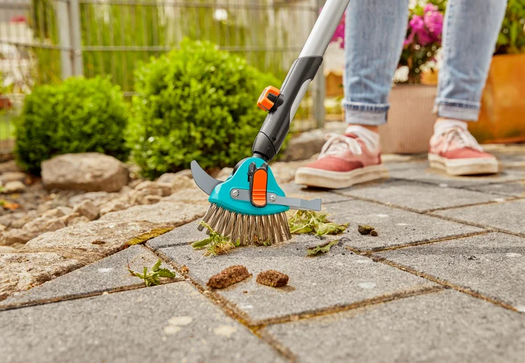 Désherbeur allées et terrasses 3 en 1 combisystem - GARDENA - 3608-20