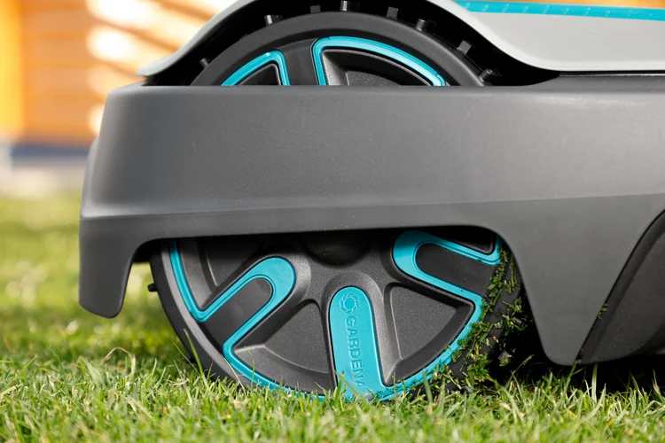 Brosse pour les roues des tondeuses robots - GARDENA - 4030-20