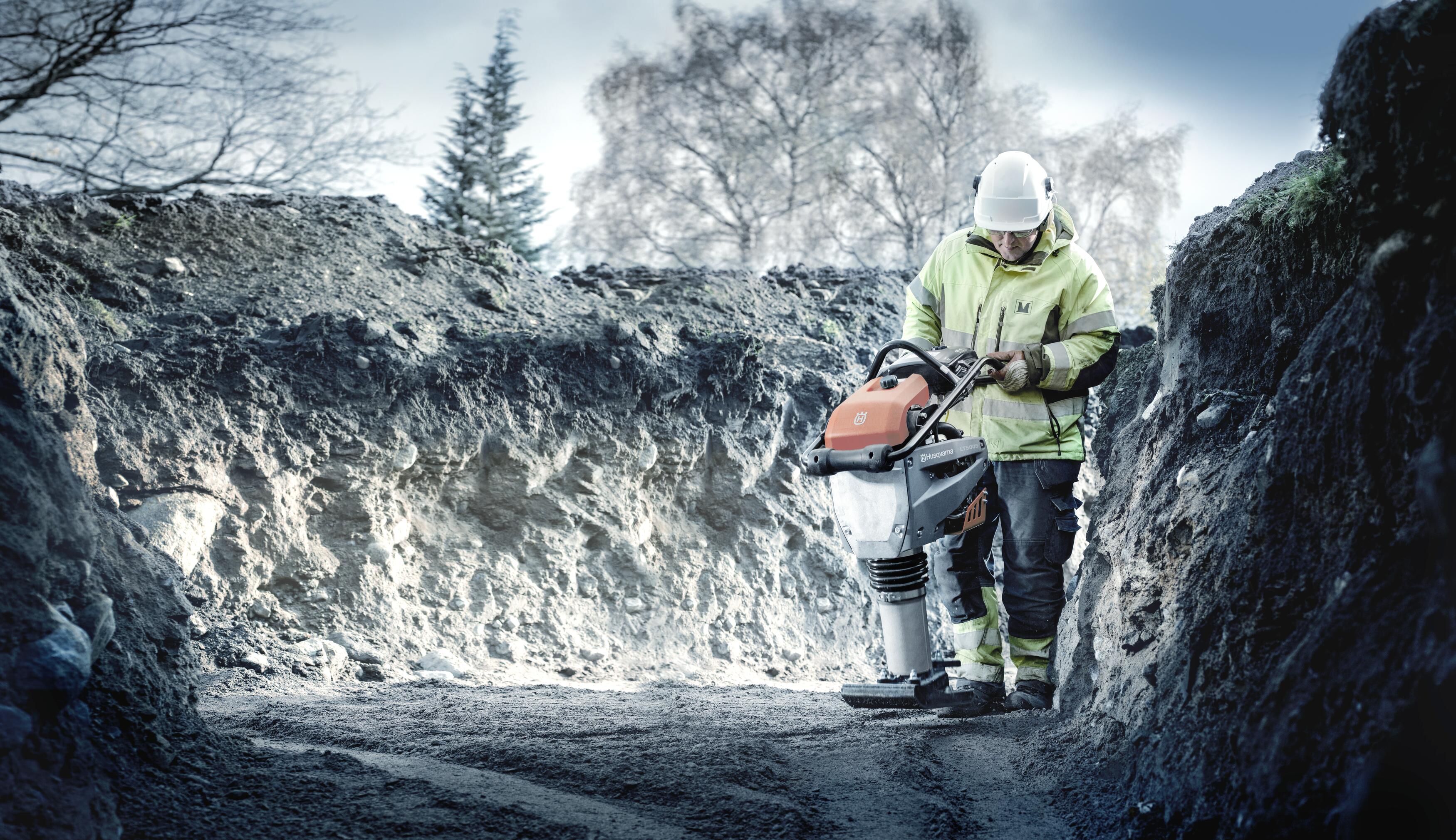 Pilonneuse LT 5005 HONDA 4T 2,7 KW SEM 230 63KG (indicateur niveau huile moteur)Class.Pn2 HUSQVARNA - 967854603