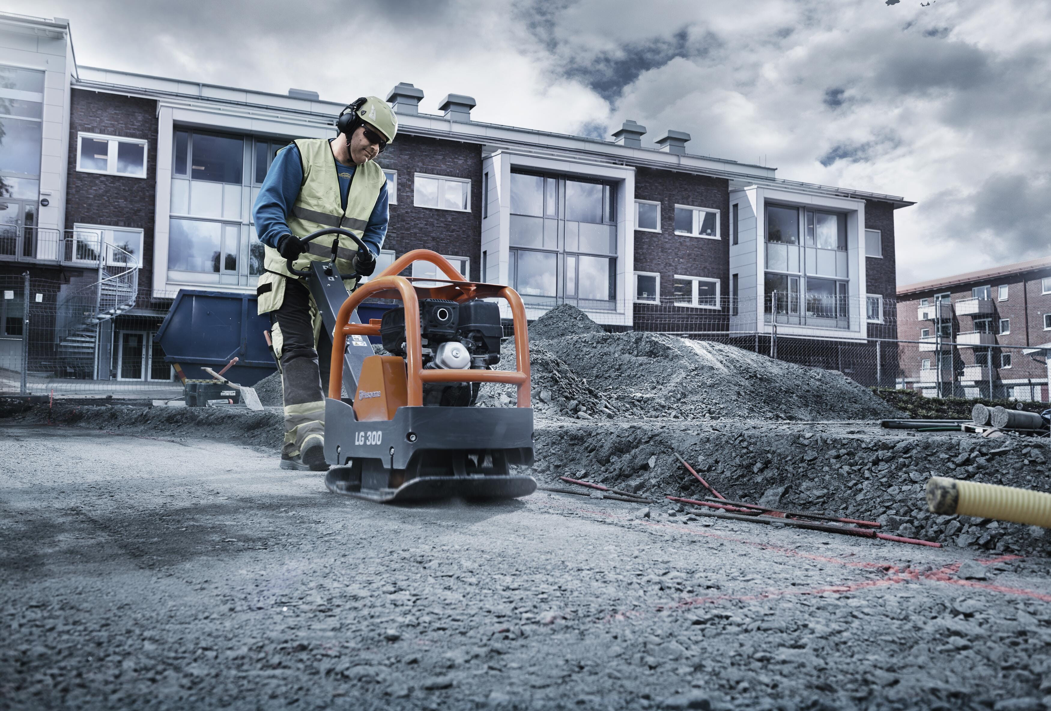 Plaque avant réversible LG 300 SEM600 270KG MOTEUR HONDA GX270 5,3KW.Class.Pq3 HUSQVARNA - 967855302