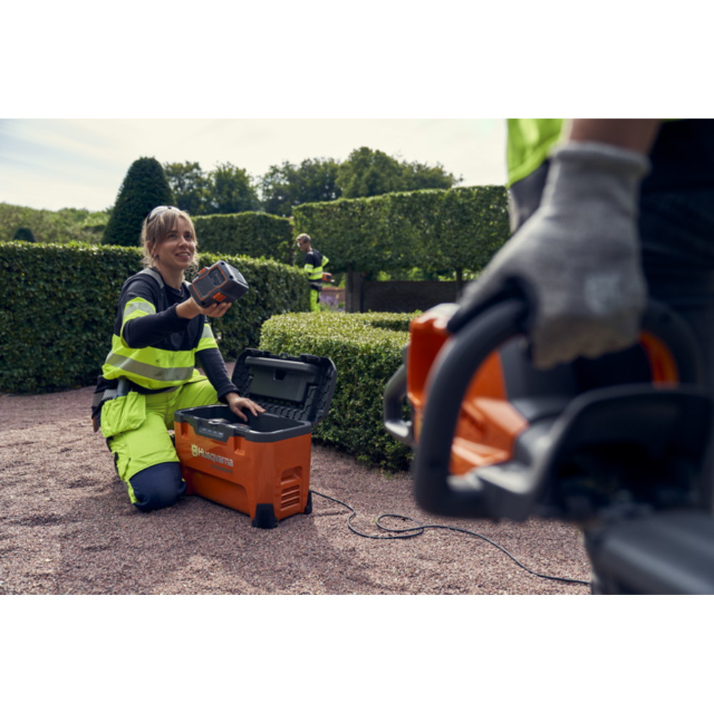 Chargeur et inverseur  40-C1000X4 HUSQVARNA - 970 76 34-01