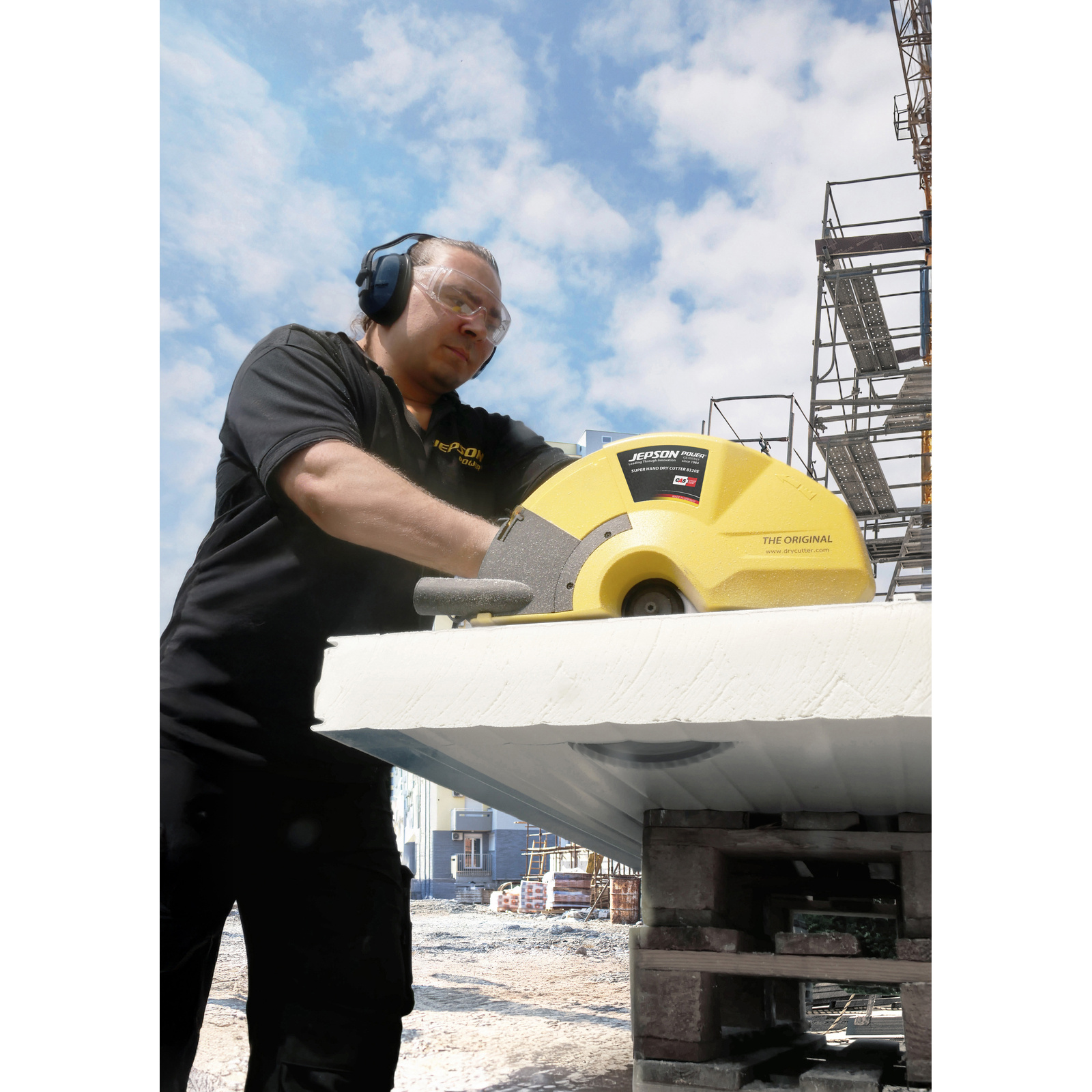 Super Hand Dry Cutter 8320E 36V with Ø 320/84T saw blade, 2x 18V 5,5Ah CAS batteries and 230V charger JEPSON - 608270E