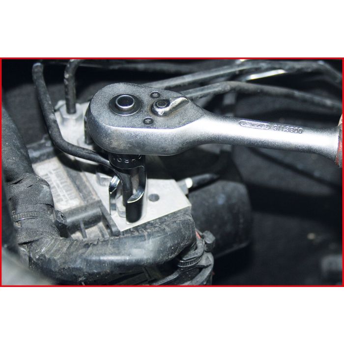 Douille fendue 6 pans 3/8