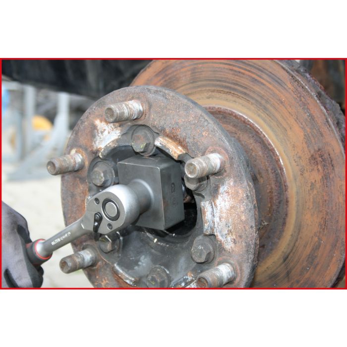 Extracteur pour moyeux et roues à rayons M84 x 2 mm KS TOOLS - 460.4810