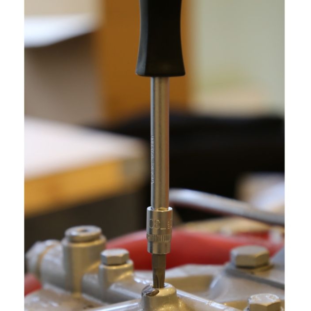 Douille tournevis TORX percé 1/4