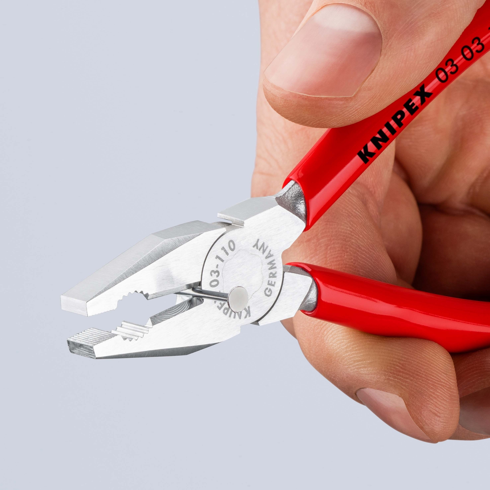 Pince universelle 110mm avec tranchant - Gainage PVC - Chromée KNIPEX - 0303110