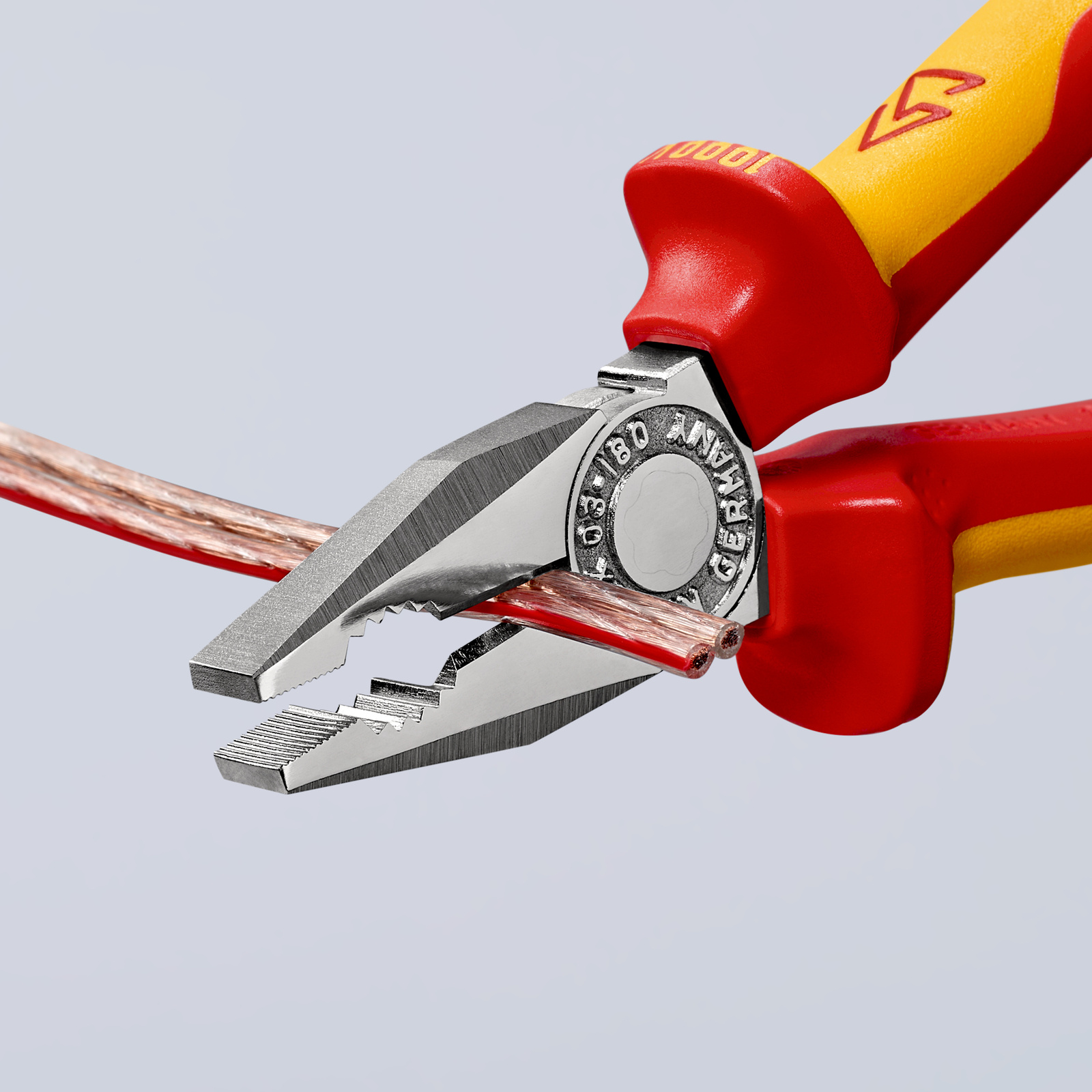 Pince universelle 160mm avec tranchant - Bi-matière - Chromée - Isolée 1000V KNIPEX - 0306160