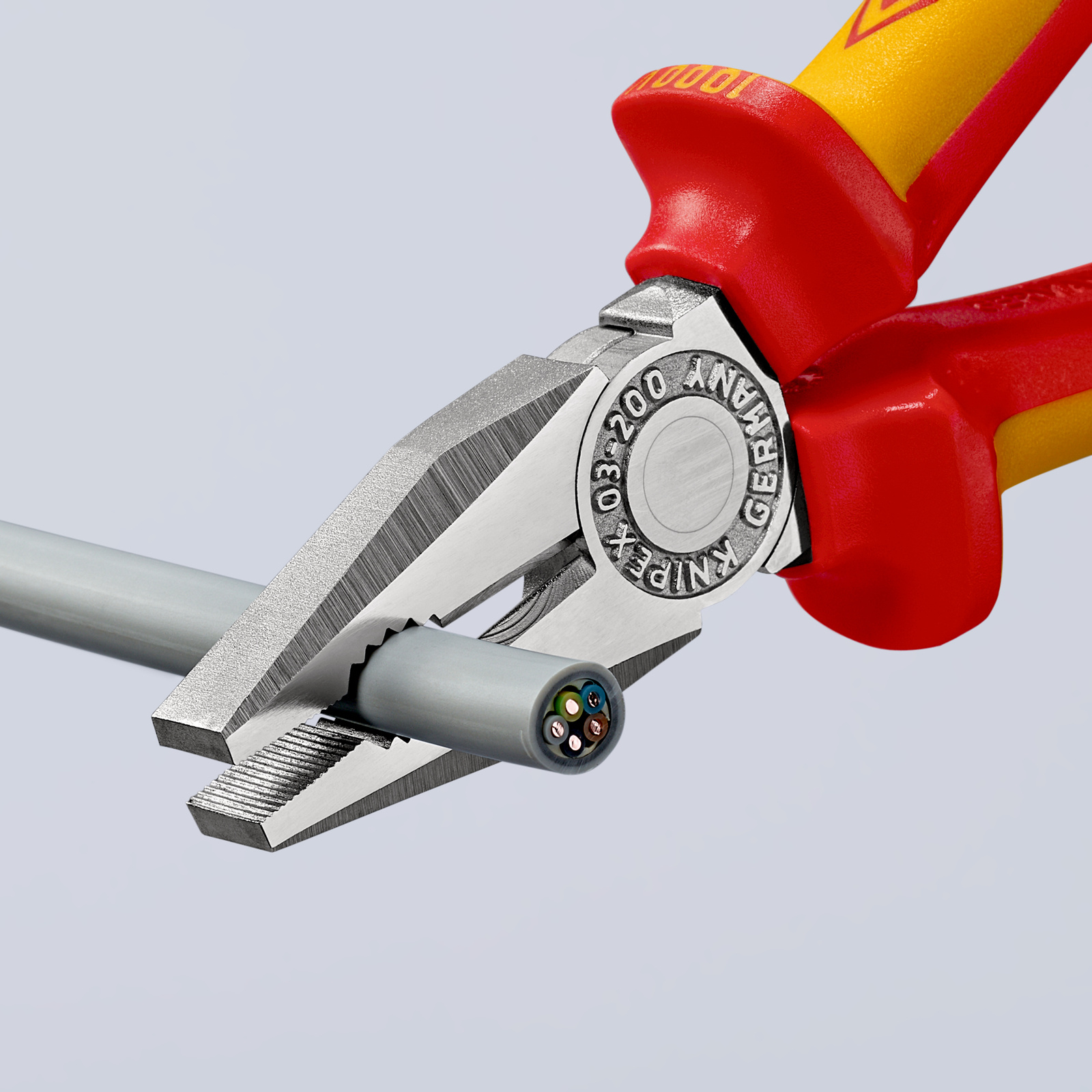 Pince universelle 200mm avec tranchant - Bi-matière - Chromée - Isolée 1000V KNIPEX - 0306200