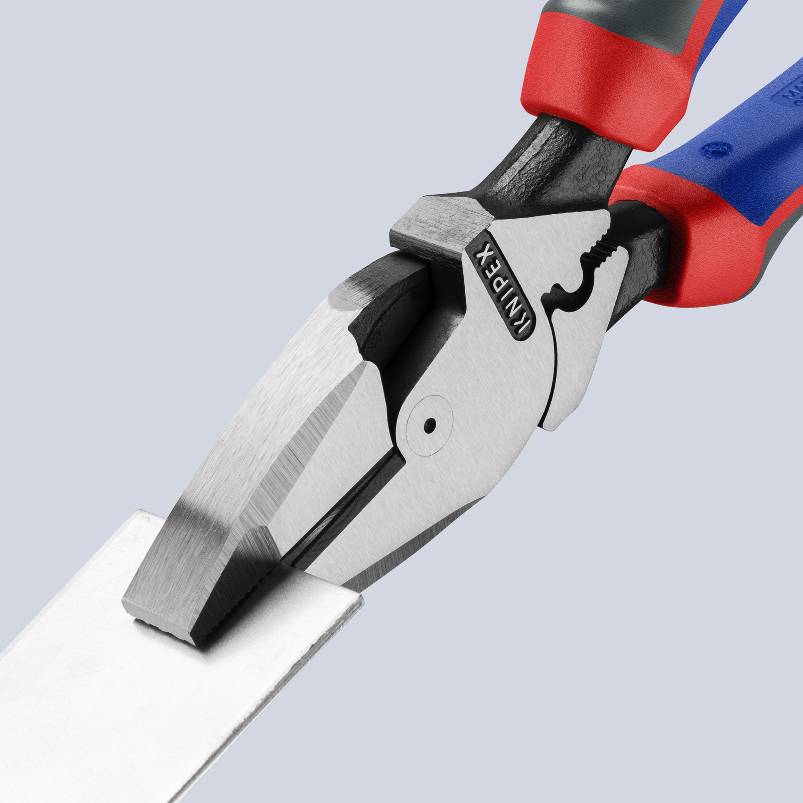Pince universelle Linesman's 240mm avec tranchant et sertissage - Bi-matière KNIPEX - 0912240