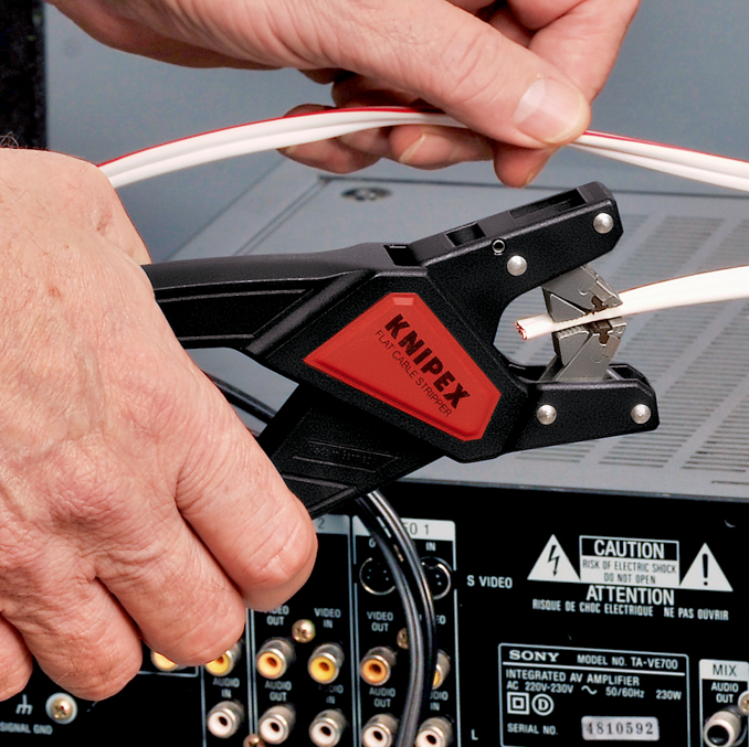 Pince a denuder automatique cables plats KNIPEX - 12 64 180