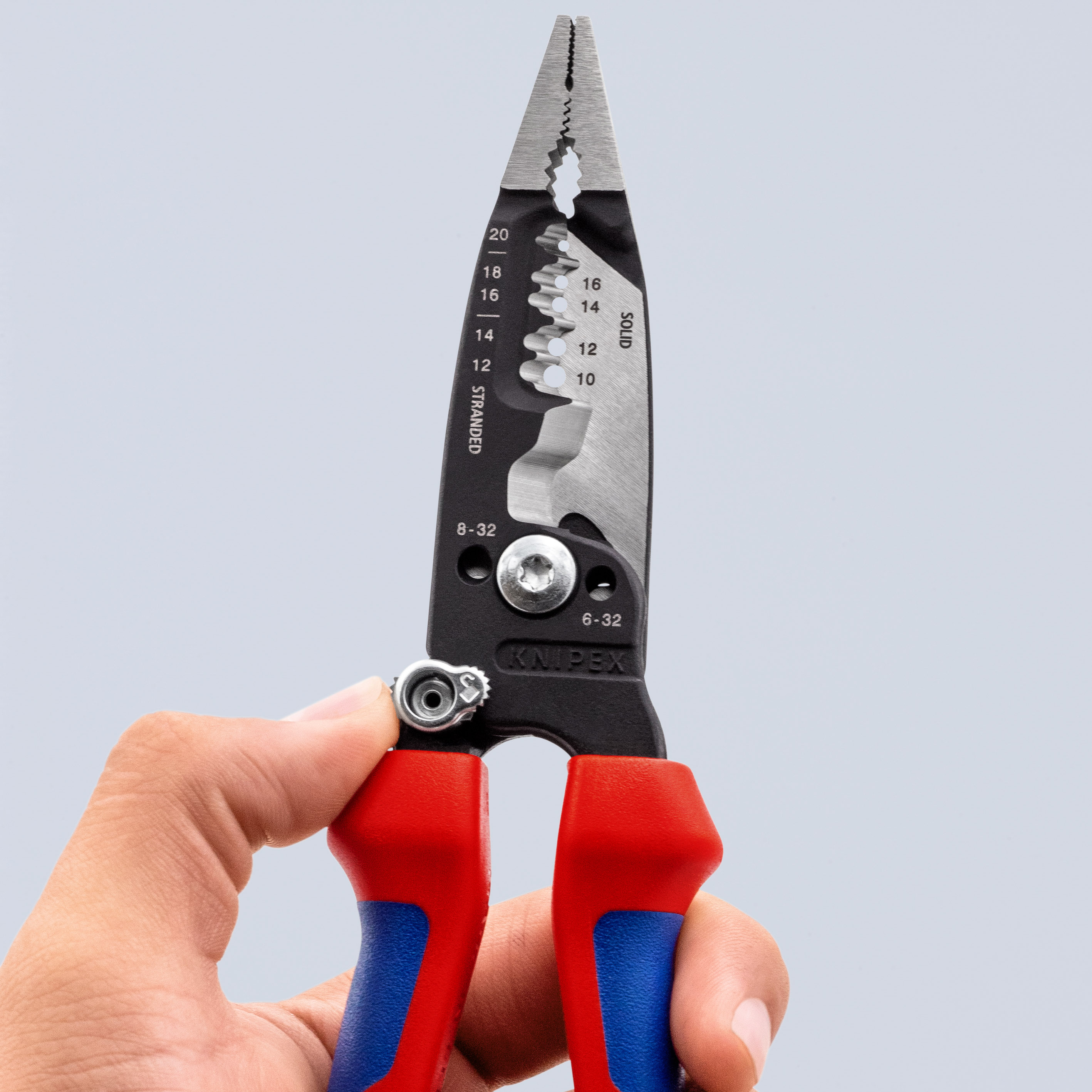 Pince multifonction pour câbles AWG - Gainage bi-matière KNIPEX - 13728