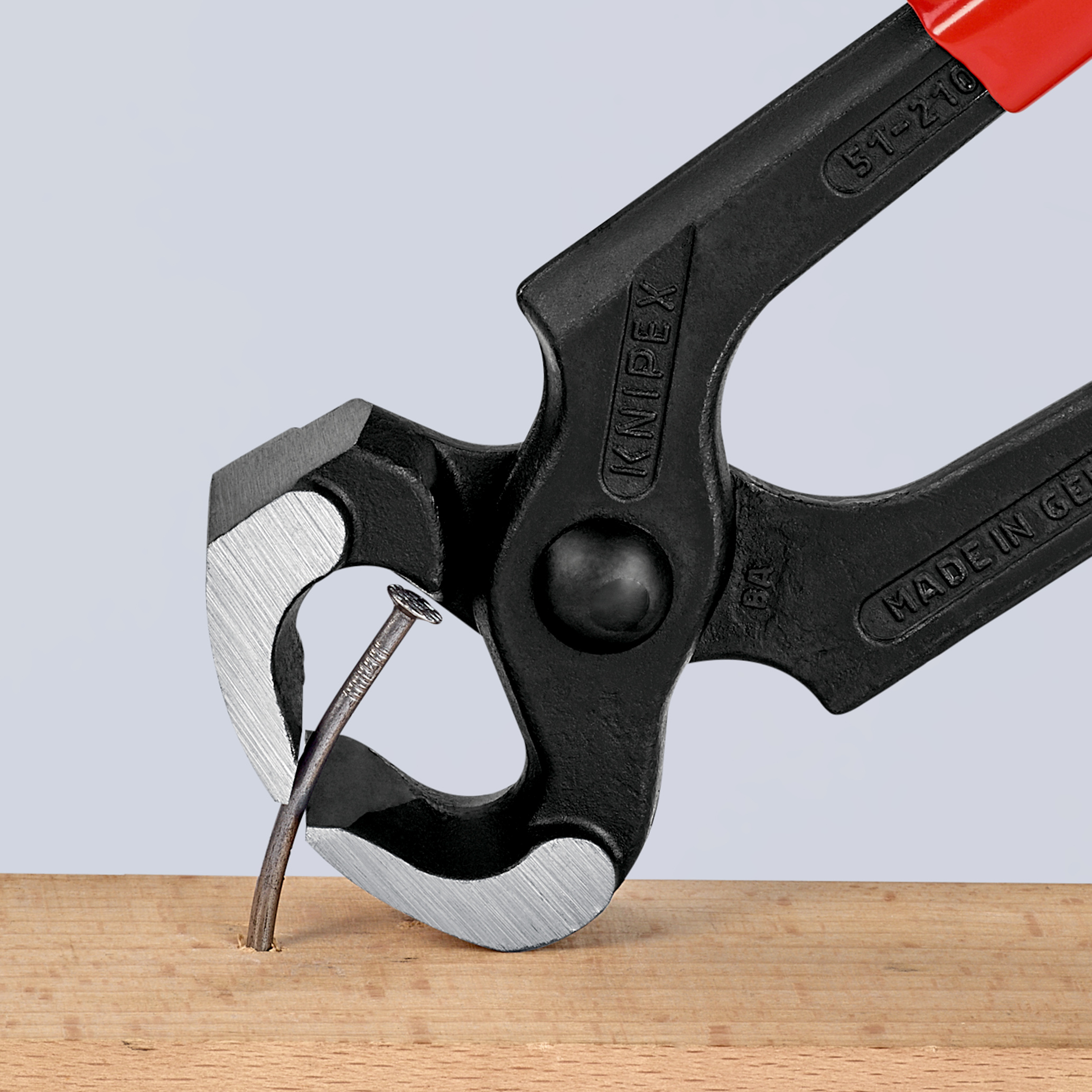 Tenaille marteau 210mm - Gainage PVC, tête polie - 60 HRC KNIPEX - 5101210