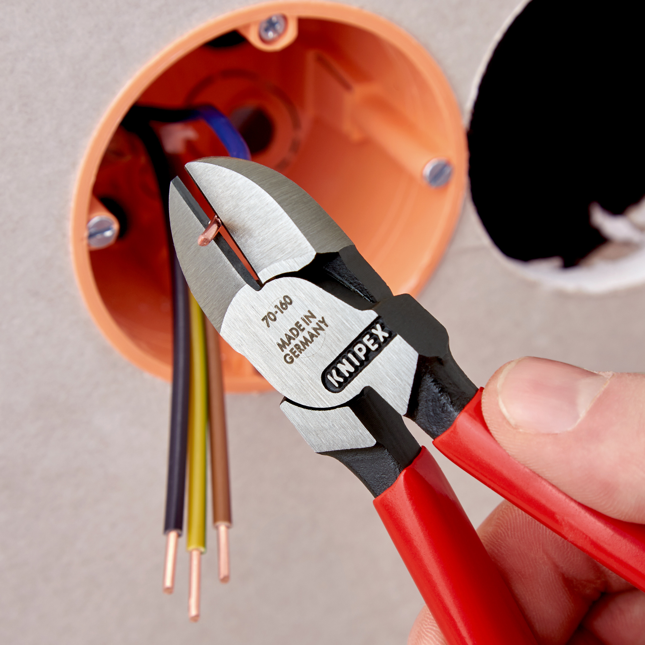 Pince coupante de côté 160mm gaine pvc KNIPEX coupe acier Ø 3mm - 70 01 160 EAN