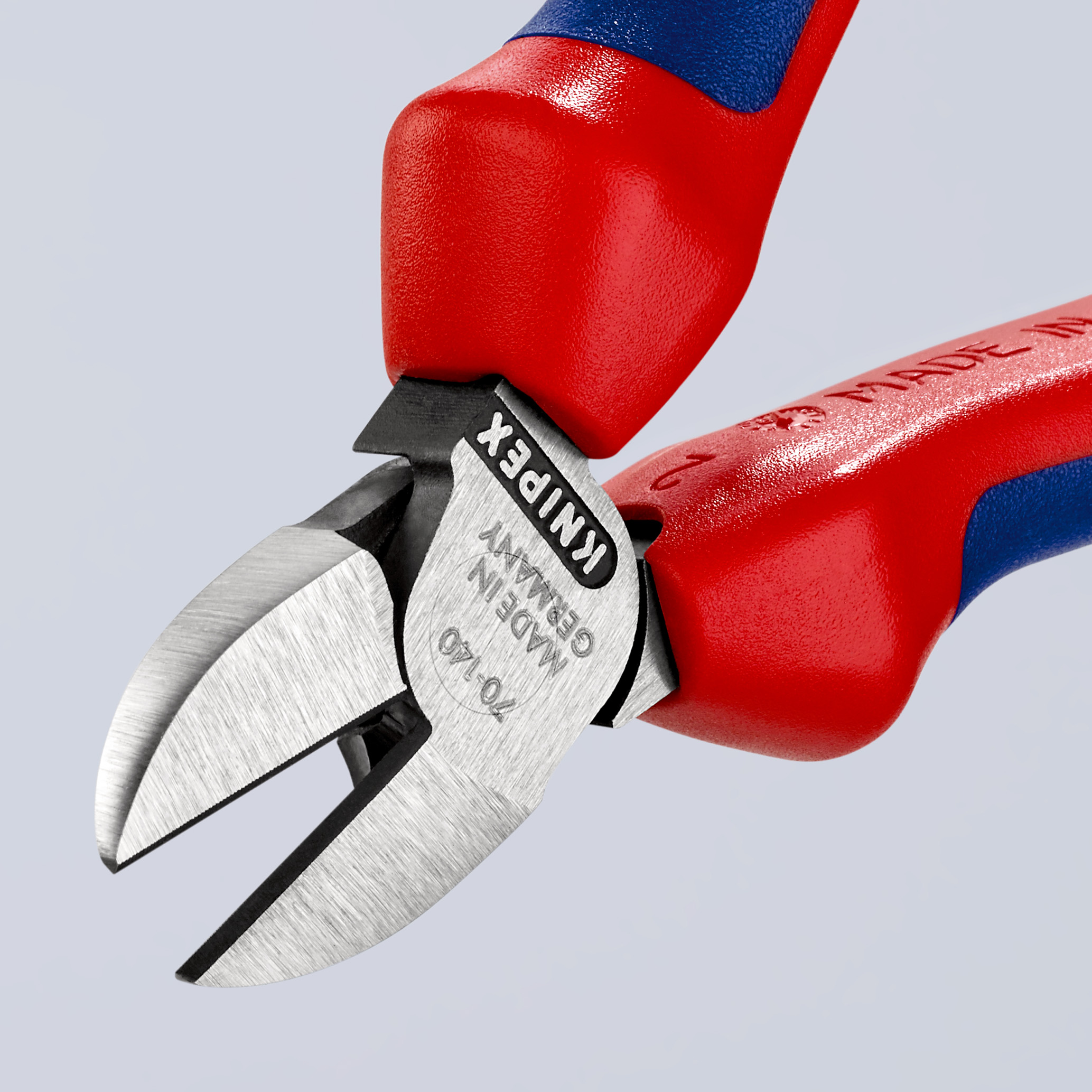 Pince coupante de côté multiusage 140mm - Tête étroite - Bi-matière - 62 HRC KNIPEX - 7002140
