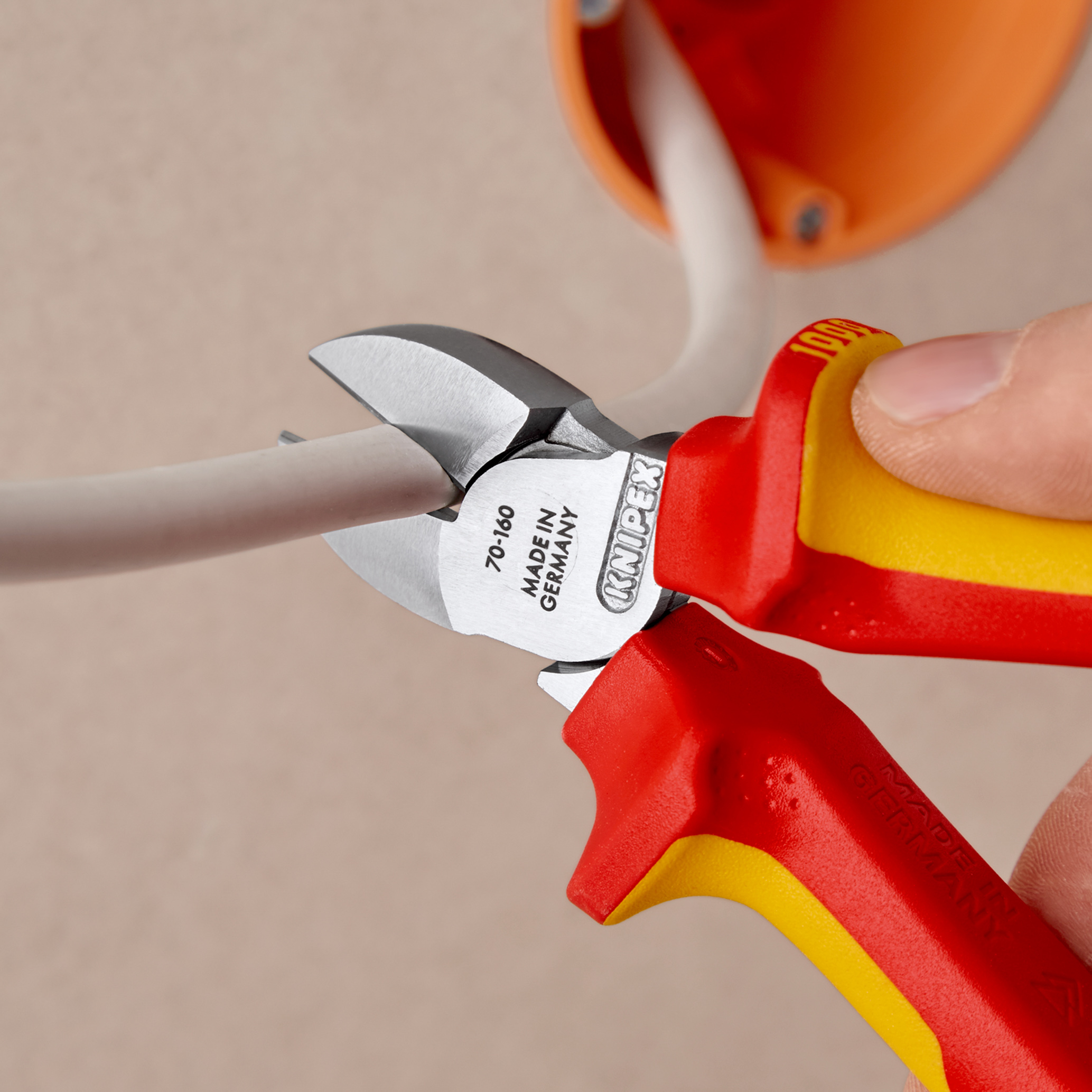 Pince coupante de côté multiusage 160mm - Bi-matière - Chromée - 1000V - SC KNIPEX - 7006160SB