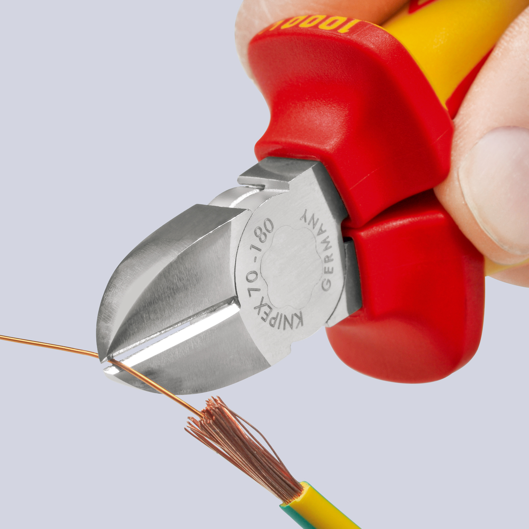 Pince coupante de côté multiusage 180mm Bi-matière - Chromée - 1000V KNIPEX - 7006180