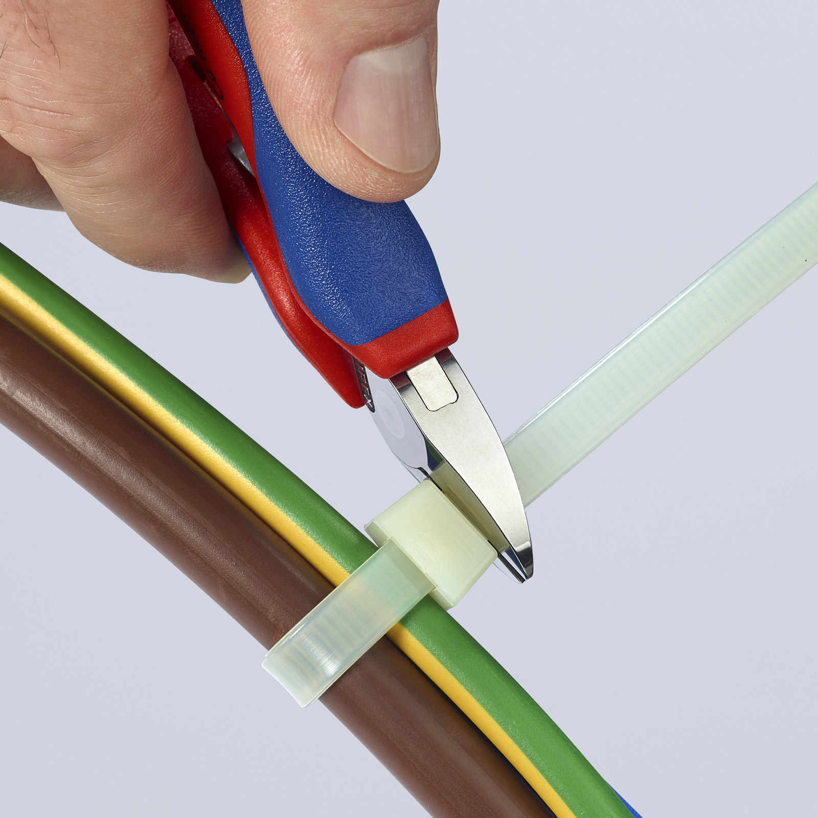 Pince coupante de côté pour l'électronique avec gaines bi-matière 130 mm KNIPEX - 7782130