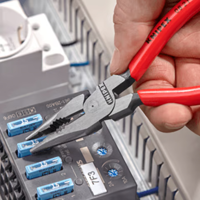 Pince KNIPEX universelle multifonctions 145 mm à bec effilé 821145