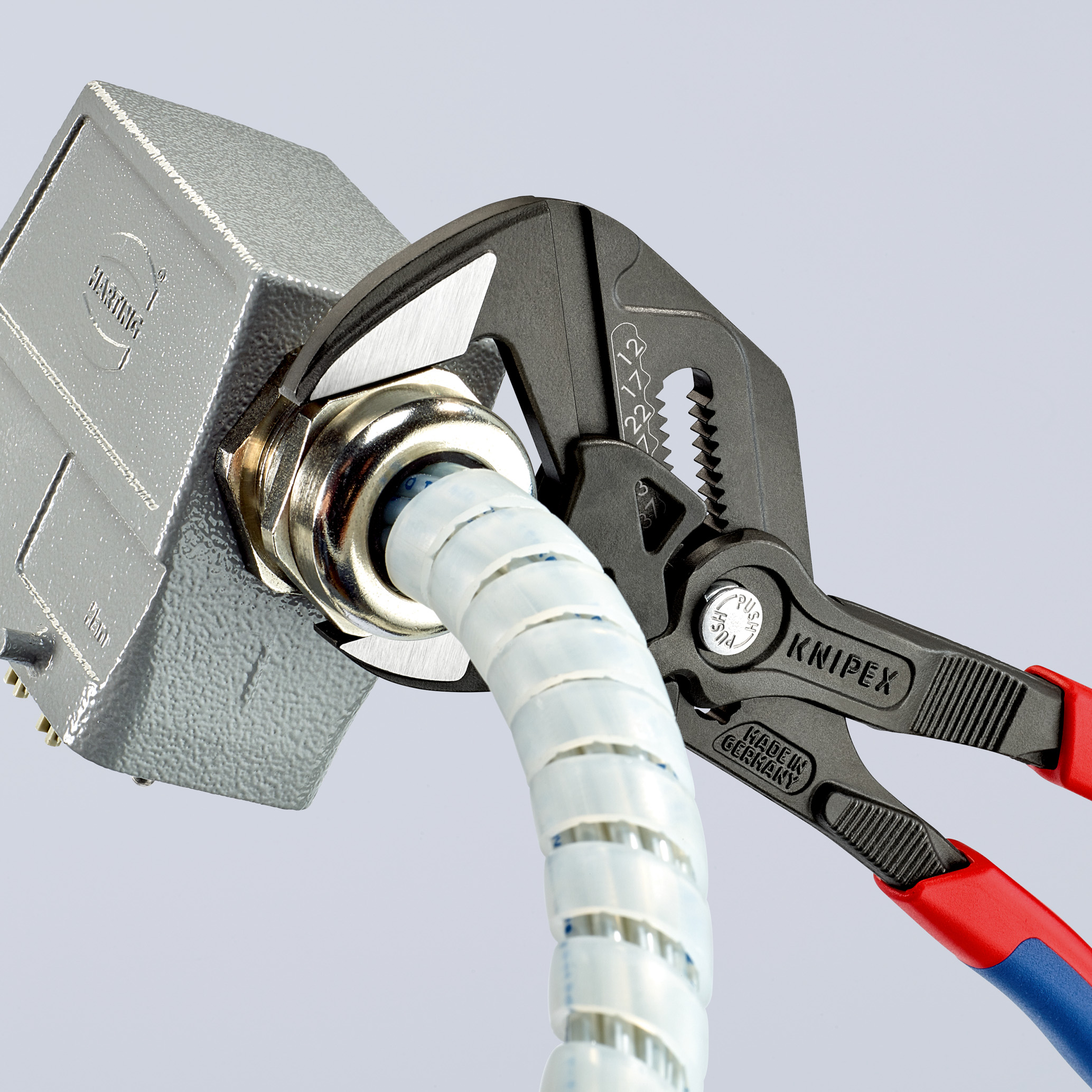 Pince cle 250mm brunie bimatiere KNIPEX - 86 02 250 SB