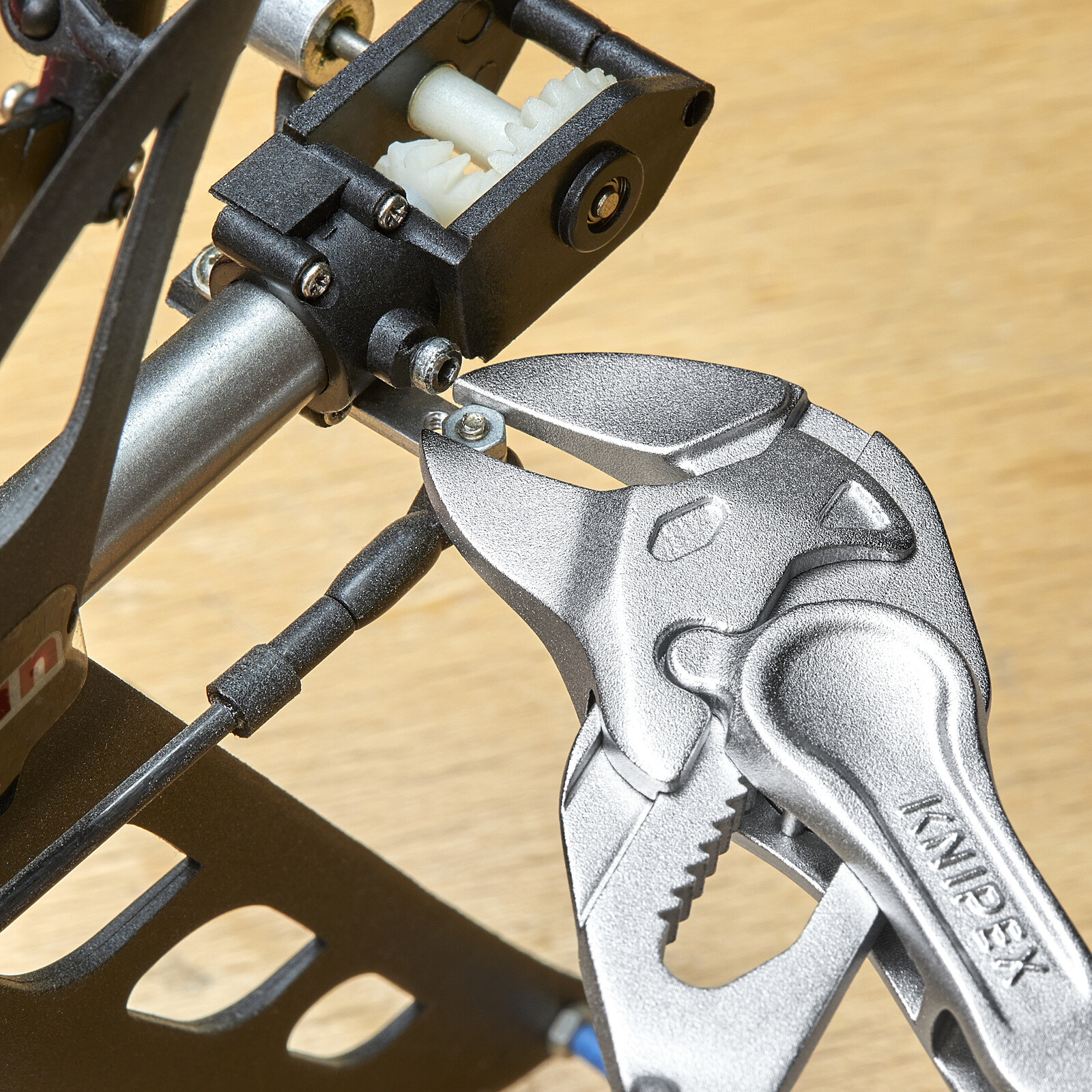 Pince clé XS 100mm - Chromée - Capacité 21mm KNIPEX - 8604100BK