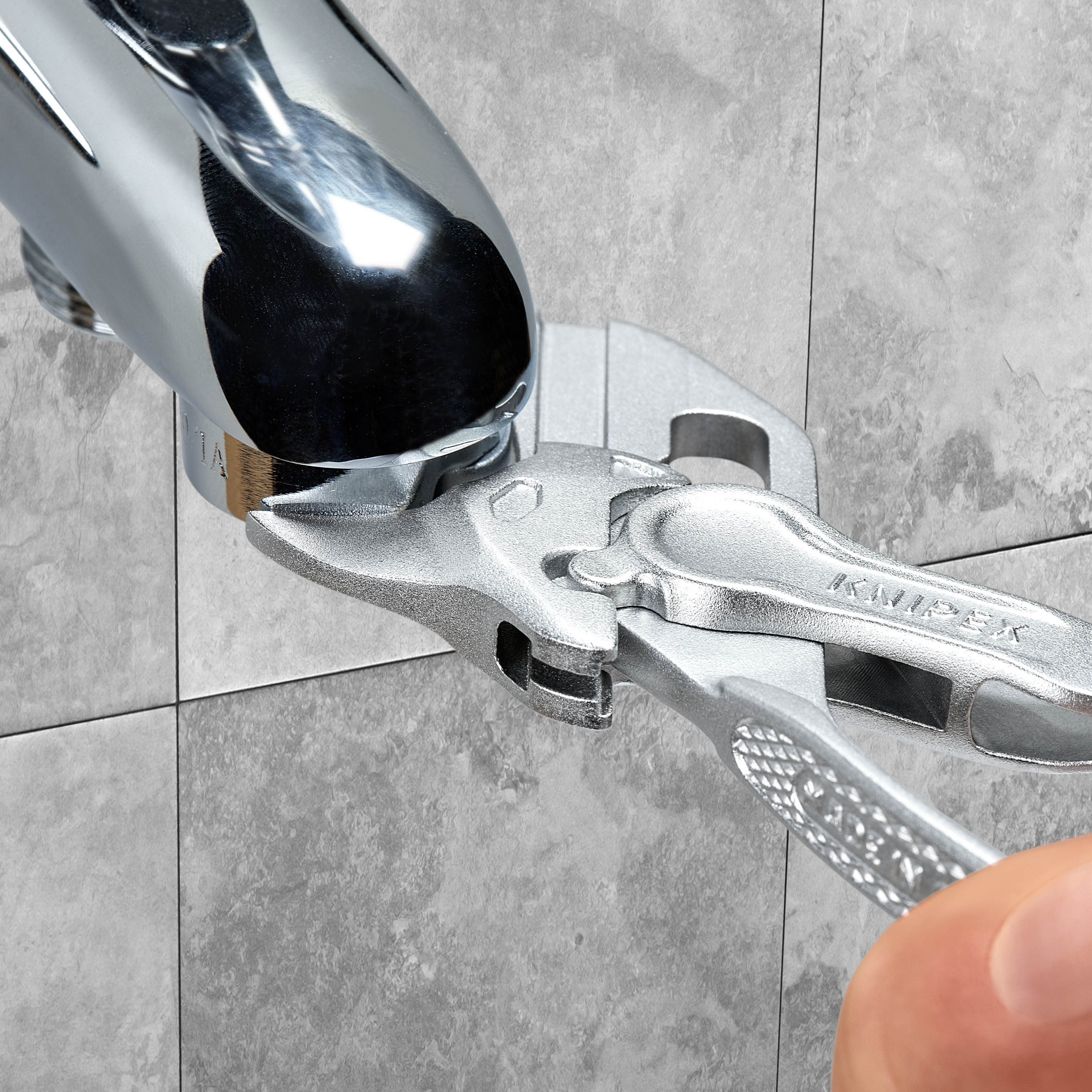 Pince clé XS 100mm - Chromée - Capacité 21mm KNIPEX - 8604100