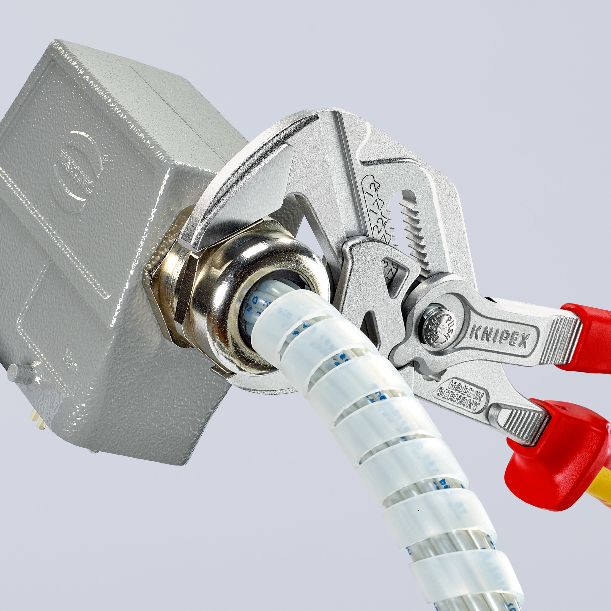 Pince cle 250mm chrome 1000v bimatiere KNIPEX - 86 06 250