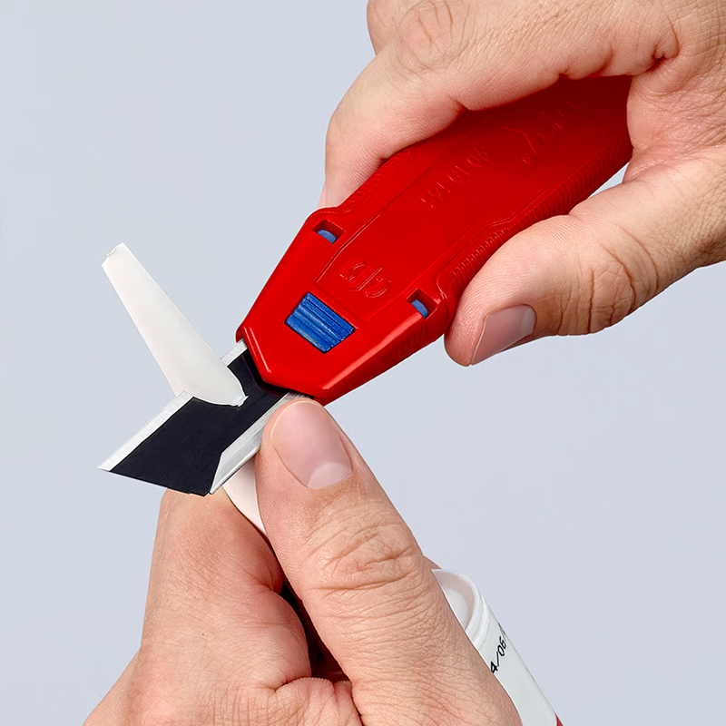 Cutter universel CutiX 165 mm avec barre stabilisatrice - 2 lames de rechange KNIPEX - 9010165BK
