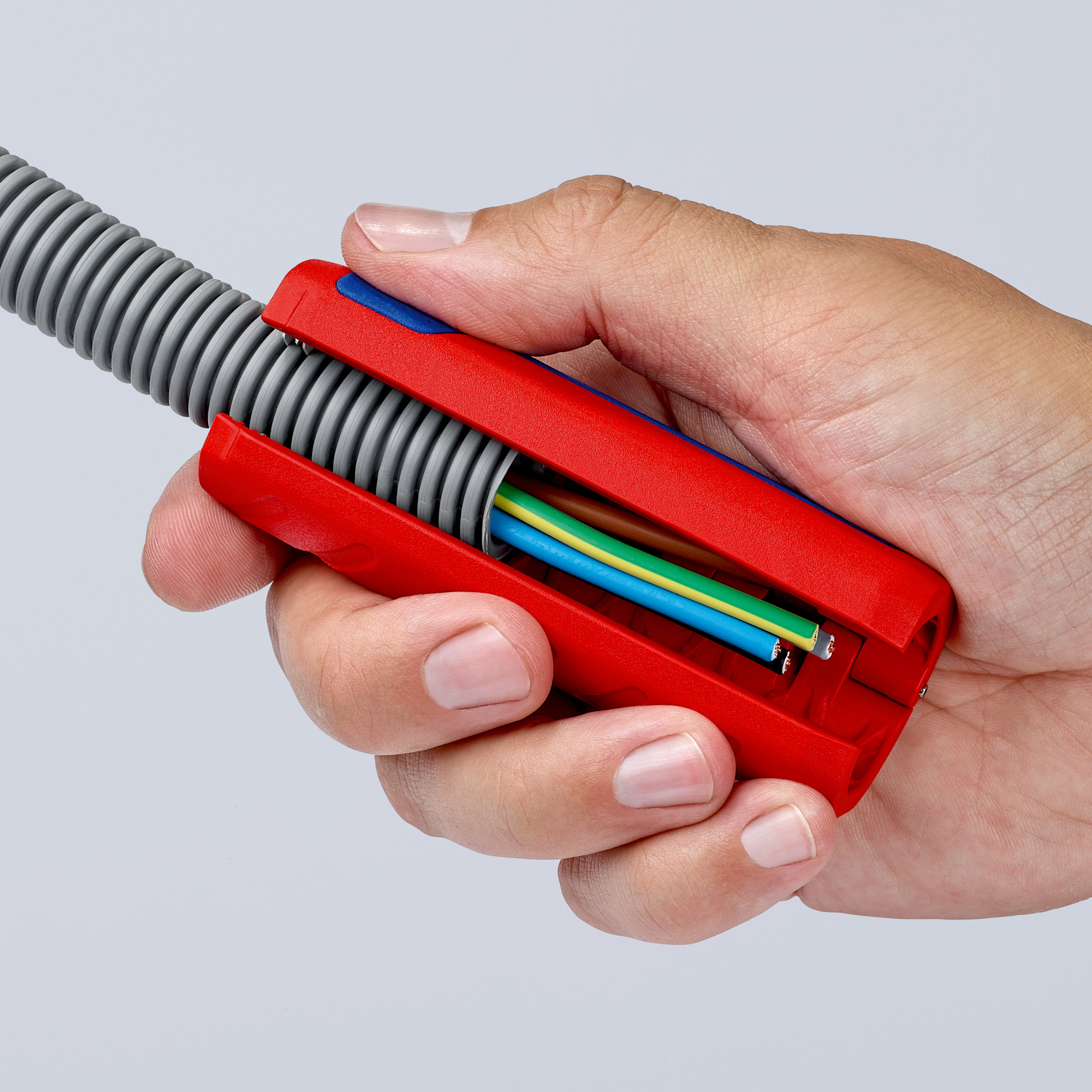 Coupe-tubes pour gaines électriques Twistcut - sur carte, sous blister - KNIPEX - 90 22 01 SB