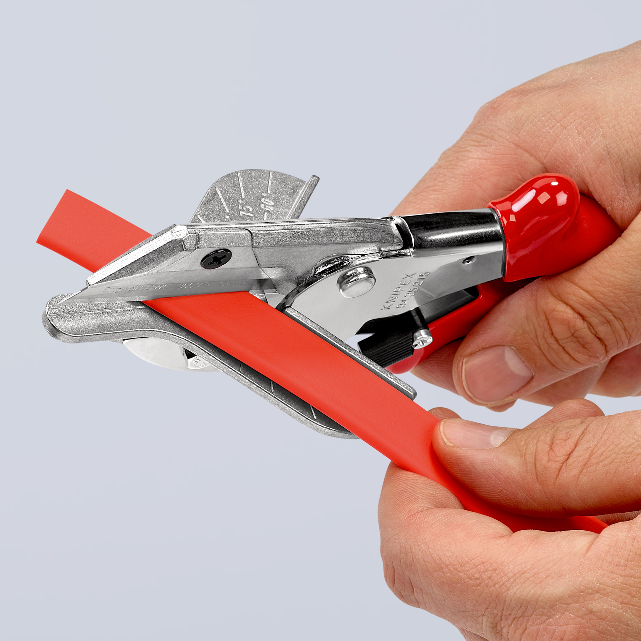 Pince coupante a onglet 215mm KNIPEX - 94 35 215 EAN