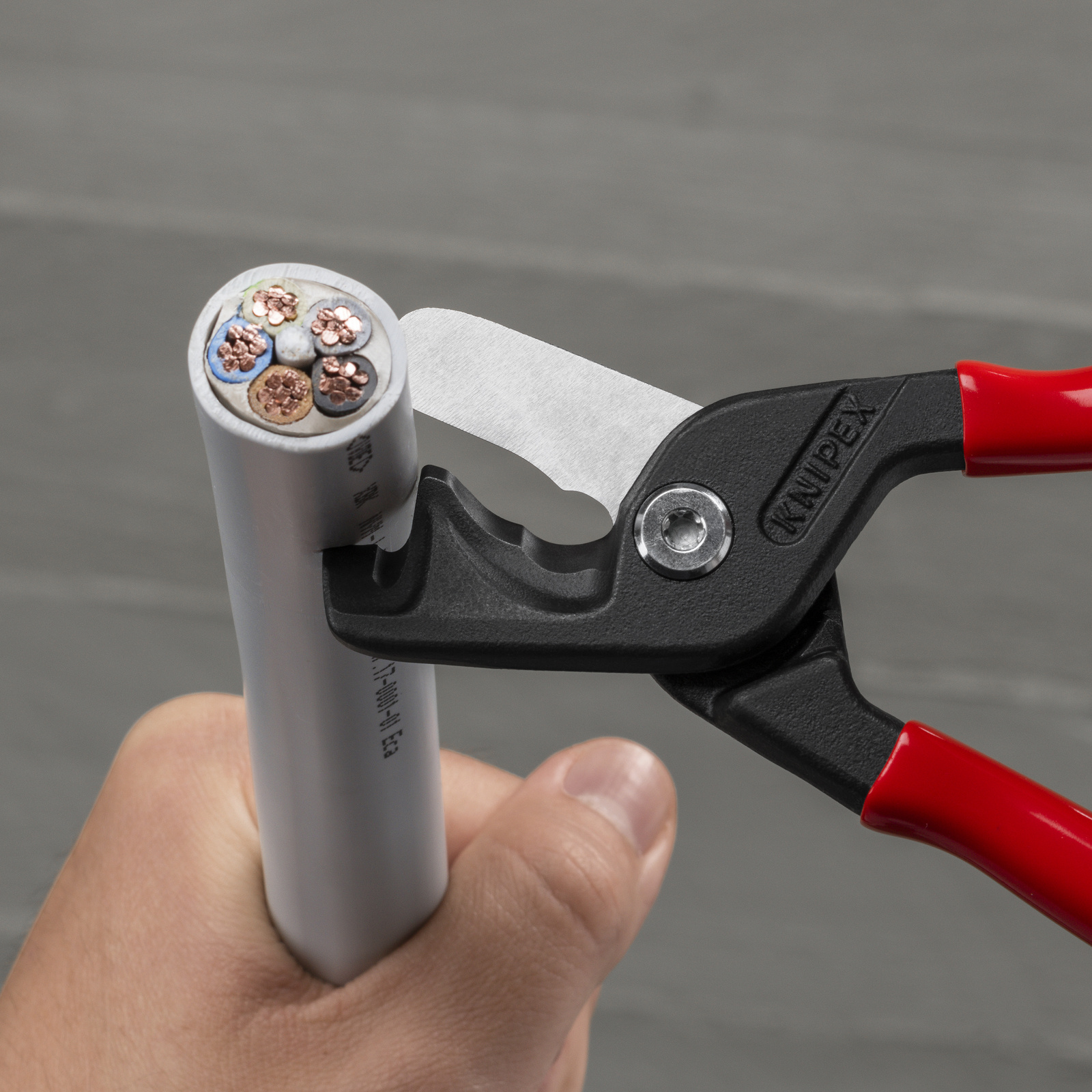 Coupe-câbles StepCut XL - 225mm - Gainage PVC - Bruni - Cu / Al Ø23mm/120mm² KNIPEX - 9511225