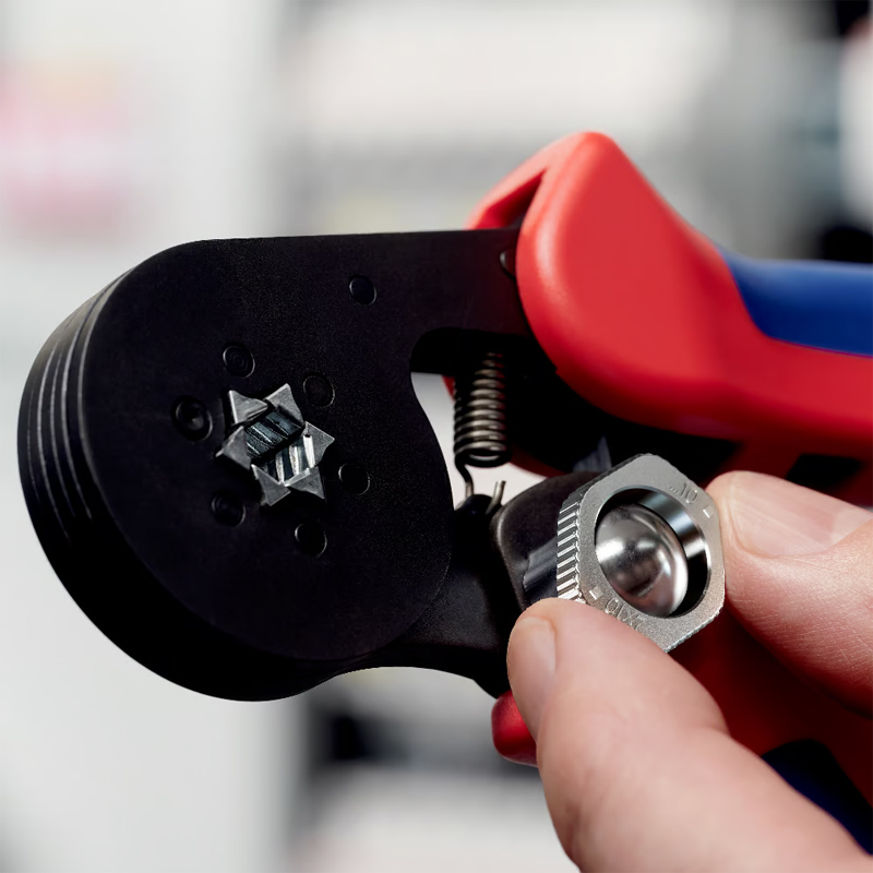 Pince à sertir auto ajustable pour embouts de câble avec accès latéral - KNIPEX - 97 53 14