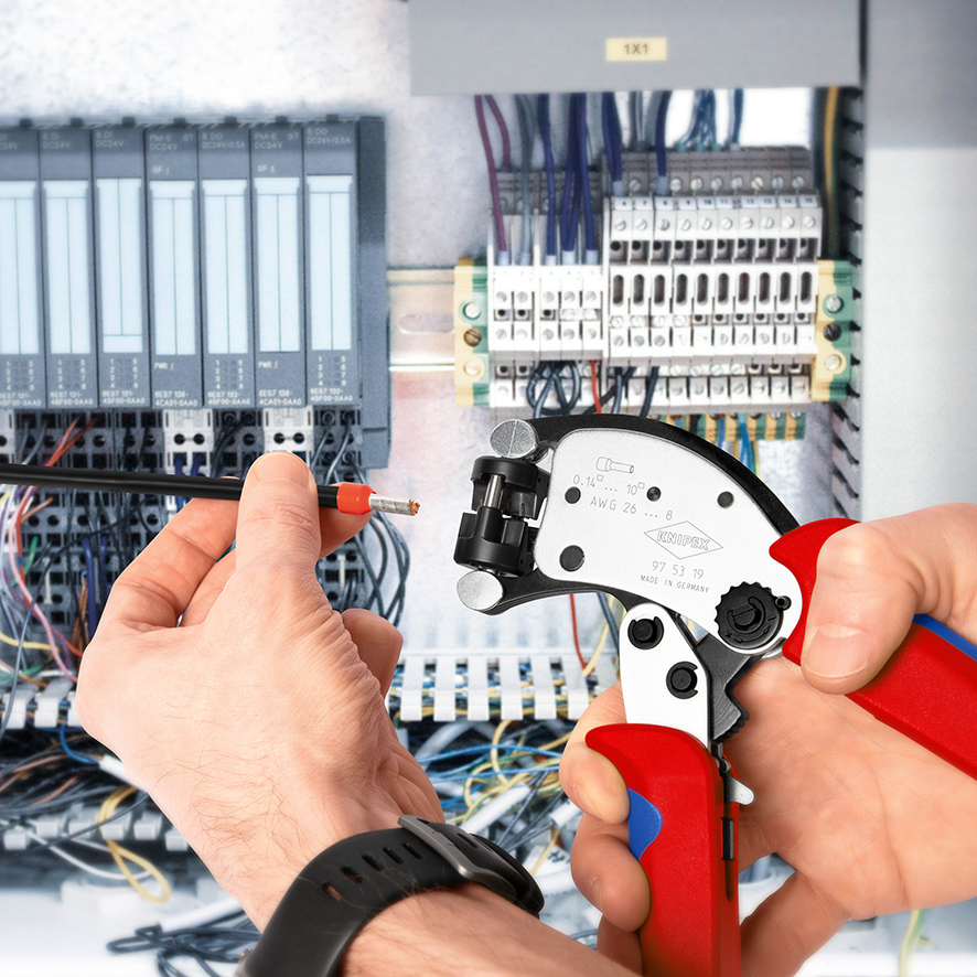 Pince à sertir les embouts automatique de 0,14 à 10mm² à tête rotative KNIPEX - 975319