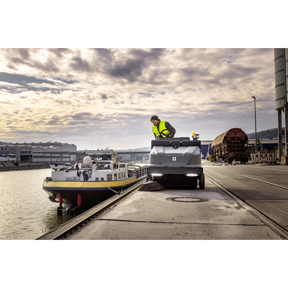 Balayeuse autoportée KM 130/300 RI LPG KÄRCHER - 1.186-151.0