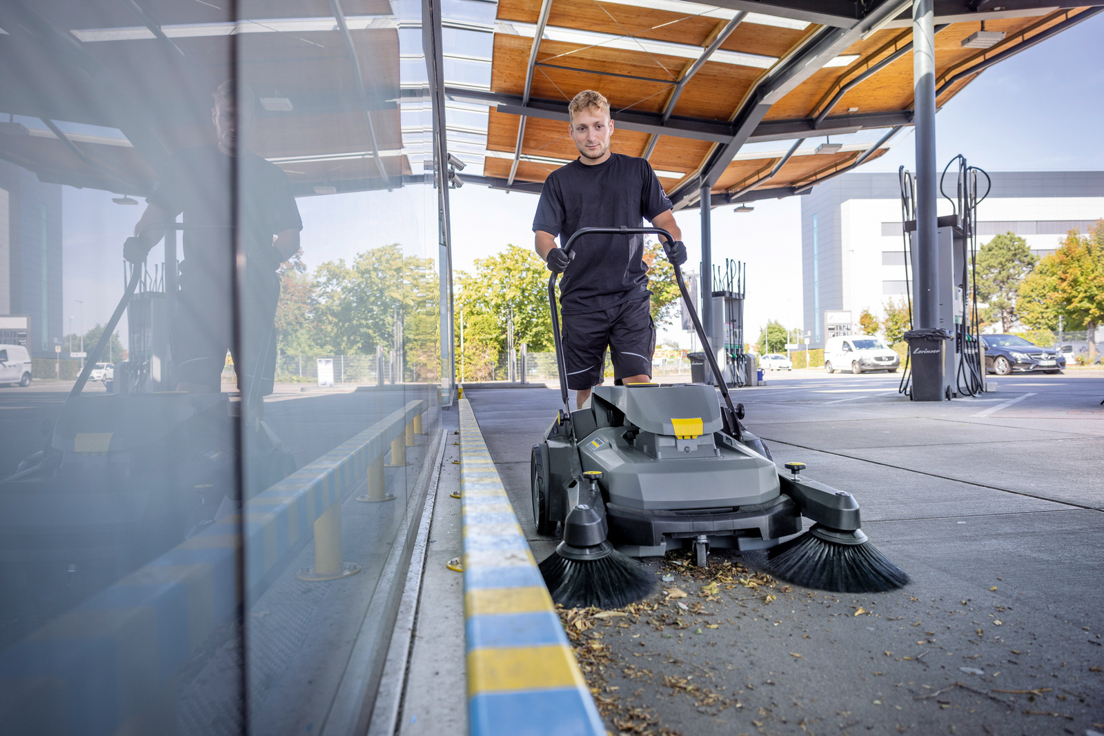 Balayeuse autotractée KM 70/25 C BP 2SB KÄRCHER - 1.517-230.0