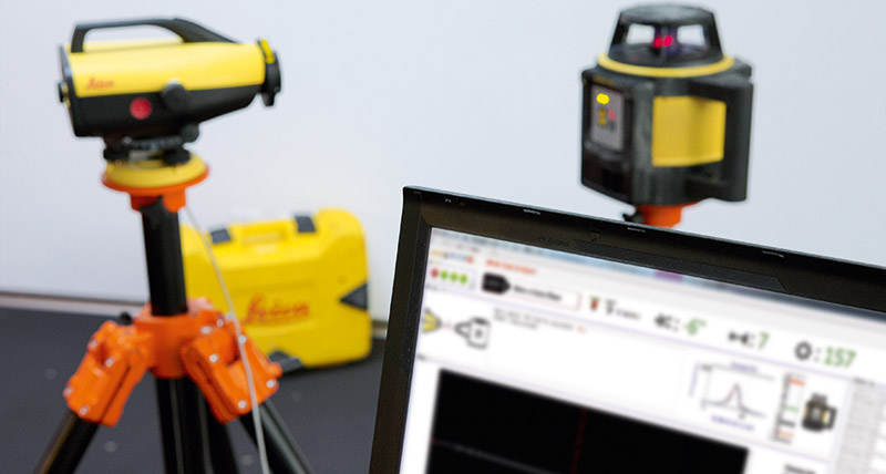 LASER LEICA RUGBY 620 COFFRET BATTERIE LI-ION ET CELLULE DE RÉCEPTION ROD EYE 160 6005986