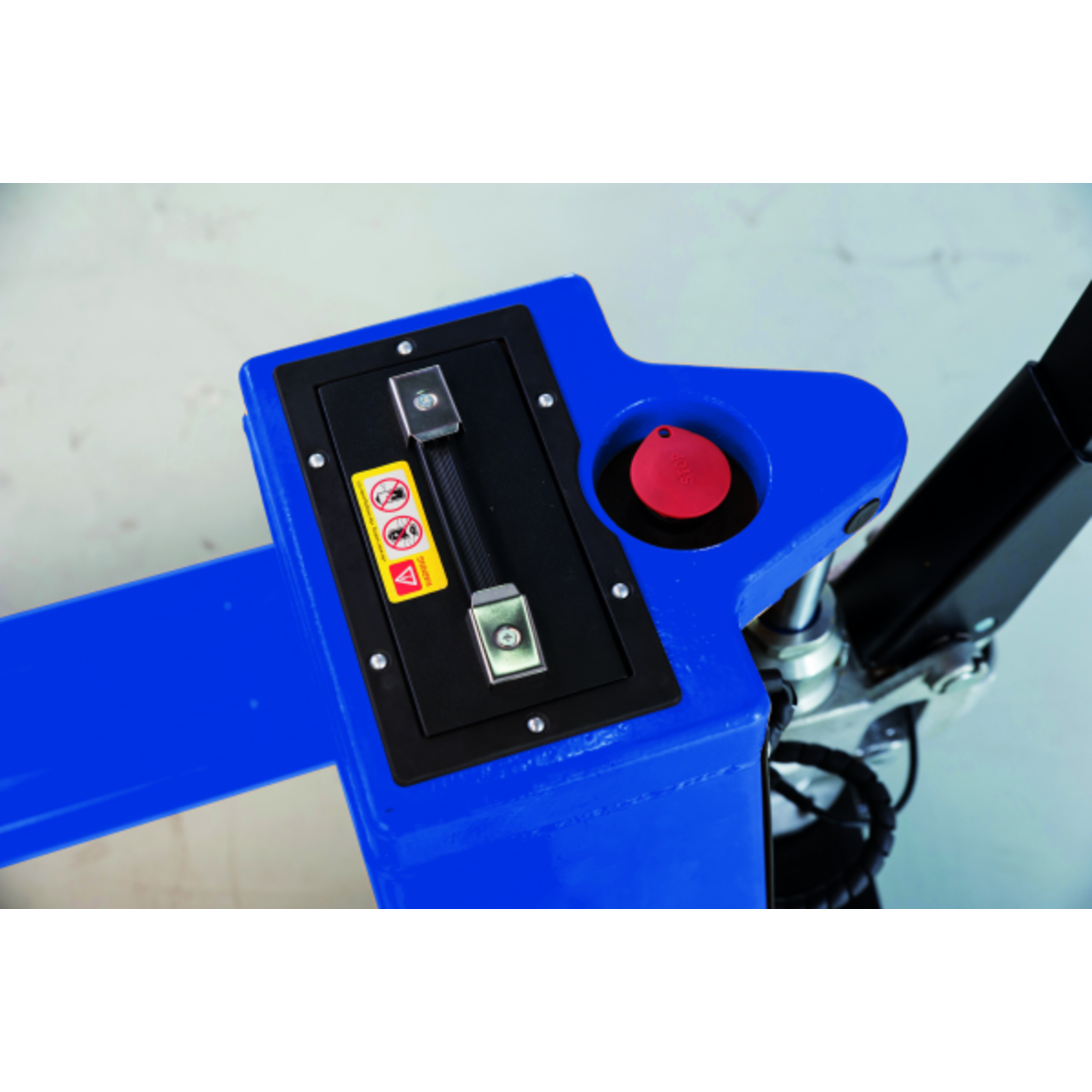 Transpalette électrique 1500 kg LEVAC 6140EL