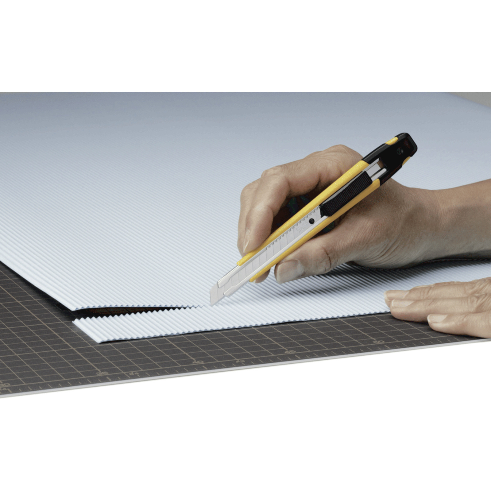 Cutter 9 mm Olfa New A L'OUTIL PARFAIT - 150000
