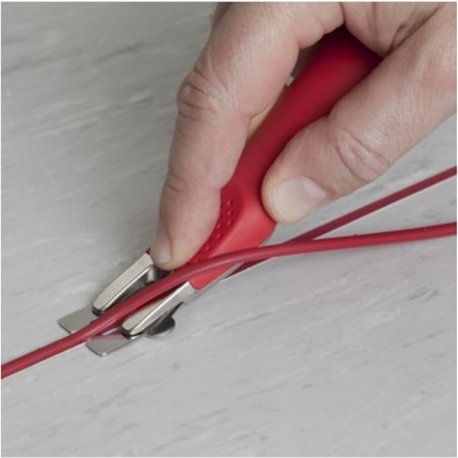 Araseur Mozart Livré dans une boîte PVC avec 2 guides d'arasement L'OUTIL PARFAIT - 6045000