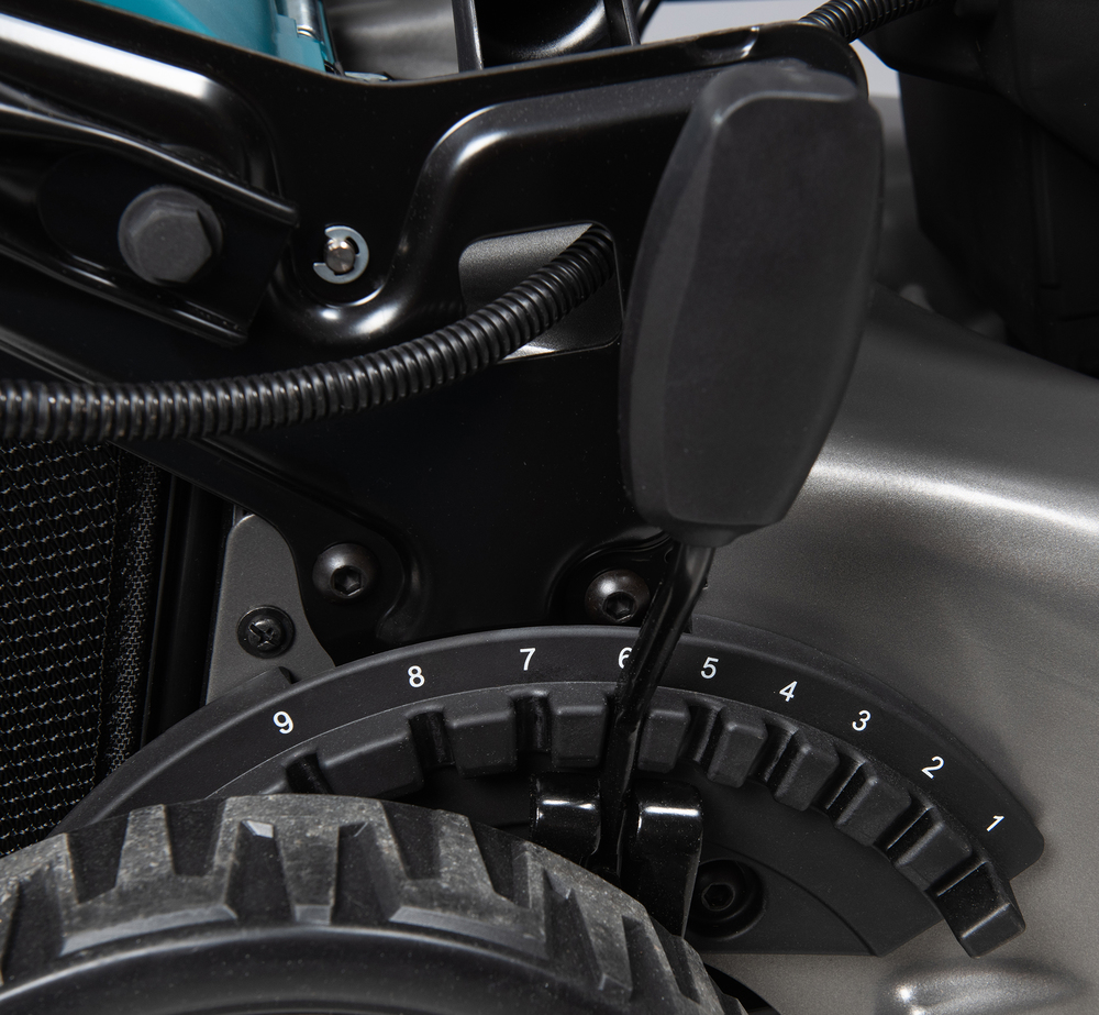 Tondeuse MAKITA 53CM autotractée 40V max XGT avec batteries et lame LM002GT201